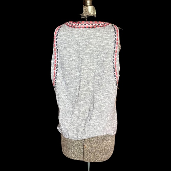 Lucky Brand top. Size L - Picture 2 of 6